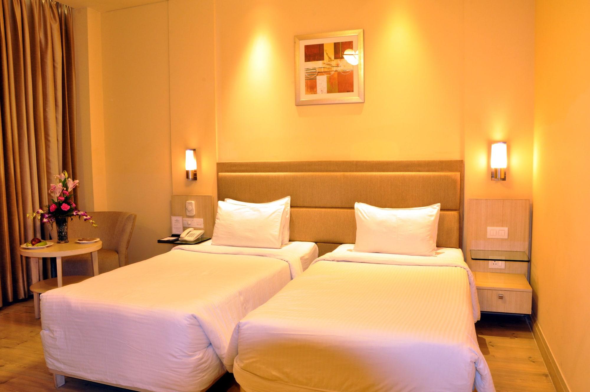 Sarovar Portico Naraina, Hotel Neu-Delhi Exterior foto