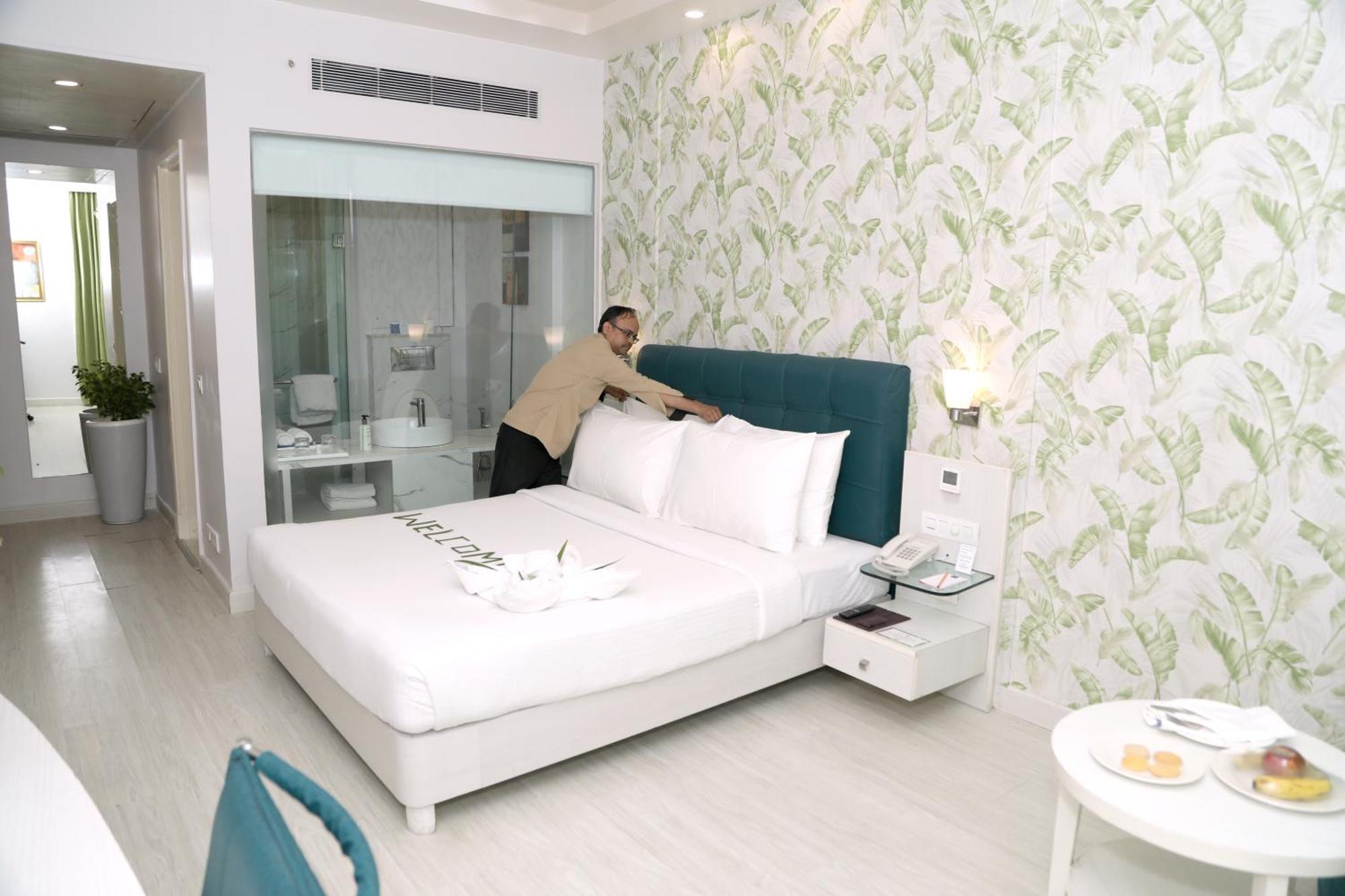 Sarovar Portico Naraina, Hotel Neu-Delhi Exterior foto