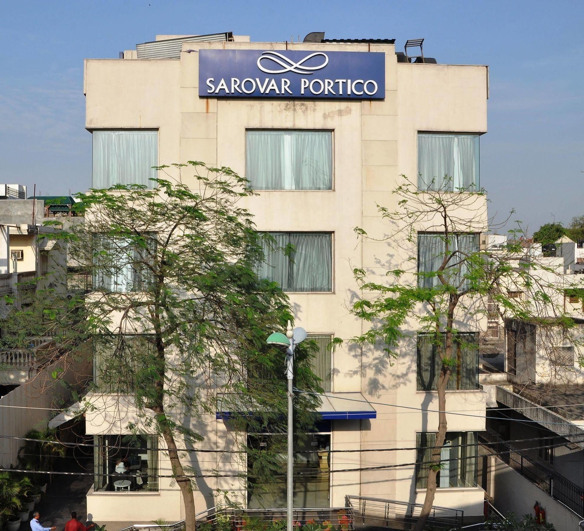 Sarovar Portico Naraina, Hotel Neu-Delhi Exterior foto